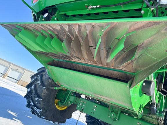 2014 John Deere S680 Combine