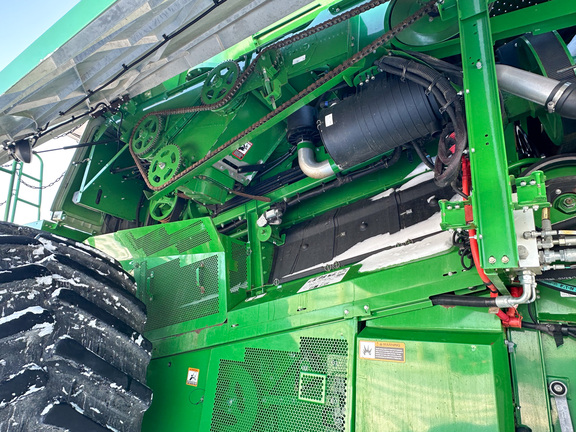 2014 John Deere S680 Combine