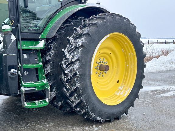 2015 John Deere 8320R Tractor