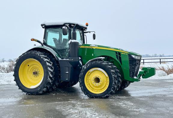 2015 John Deere 8320R Tractor