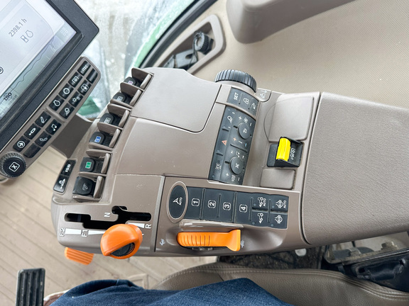 2015 John Deere 8320R Tractor