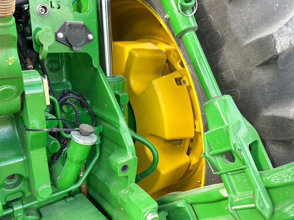 2015 John Deere 8370R Tractor