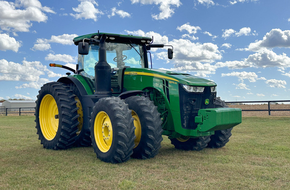 2015 John Deere 8370R Tractor