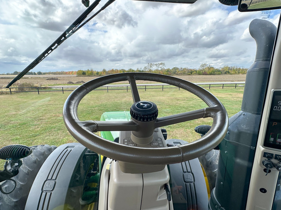 2015 John Deere 8370R Tractor