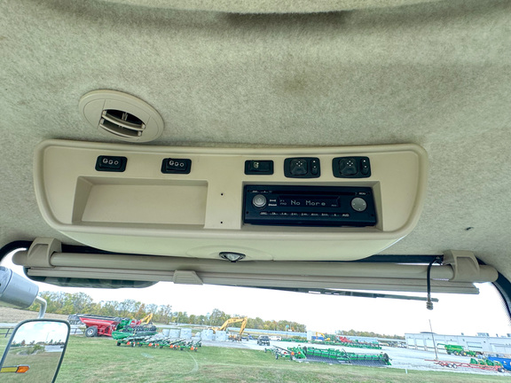 2015 John Deere 8370R Tractor