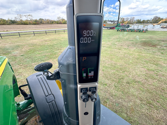 2015 John Deere 8370R Tractor