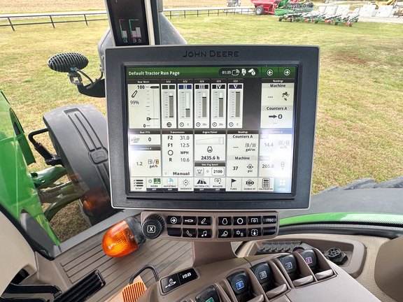 2015 John Deere 8370R Tractor