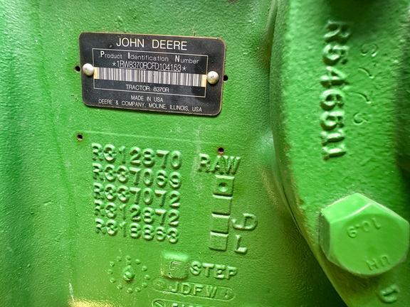 2015 John Deere 8370R Tractor