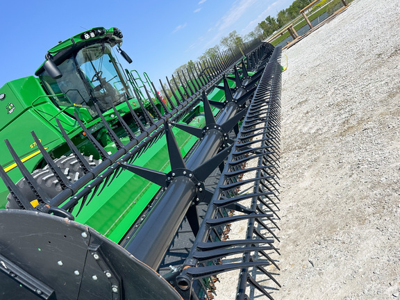 2024 John Deere RD45F Header Combine
