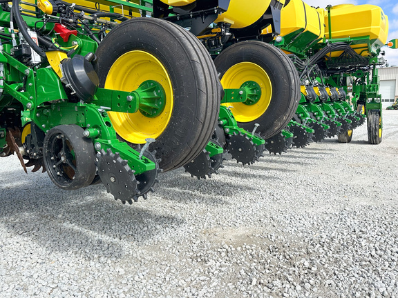 2025 John Deere 1775NT Planter