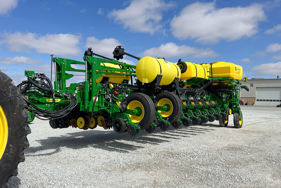 2025 John Deere 1775NT Planter
