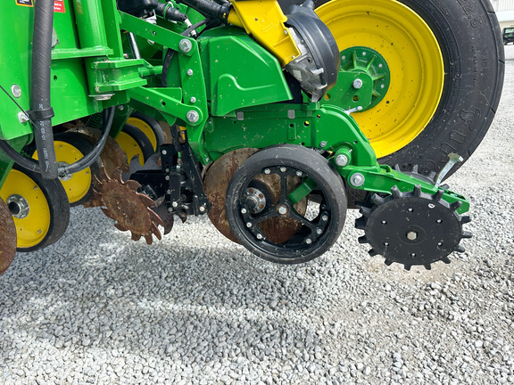 2025 John Deere 1775NT Planter