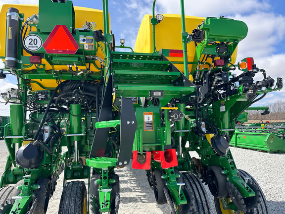 2025 John Deere 1775NT Planter