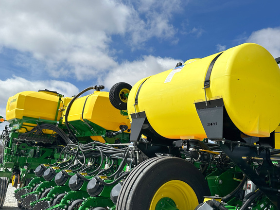 2025 John Deere 1775NT Planter