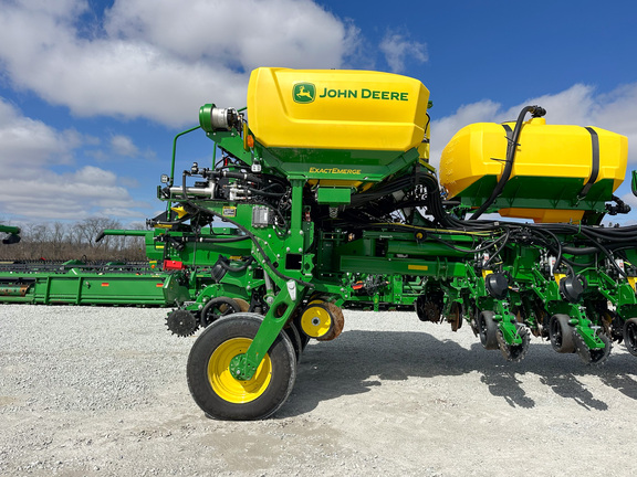 2025 John Deere 1775NT Planter