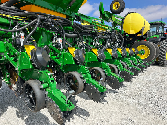 2025 John Deere 1775NT Planter