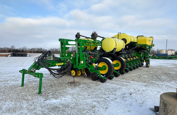 2022 John Deere 1775NT Planter