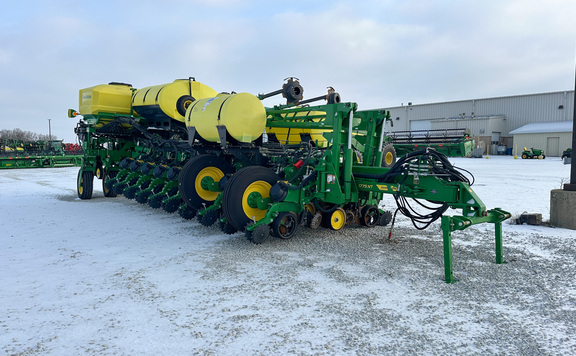 2022 John Deere 1775NT Planter
