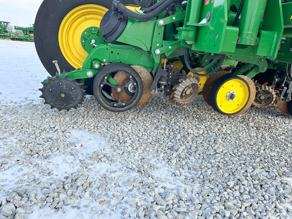 2022 John Deere 1775NT Planter