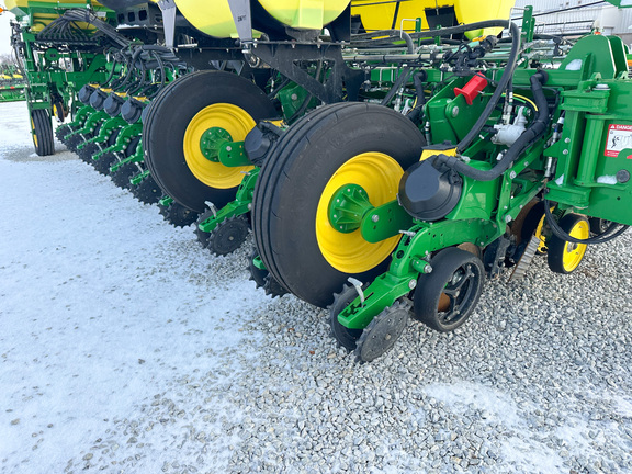 2022 John Deere 1775NT Planter