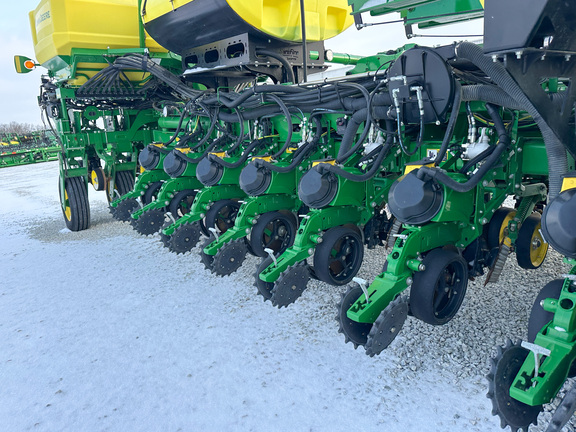 2022 John Deere 1775NT Planter