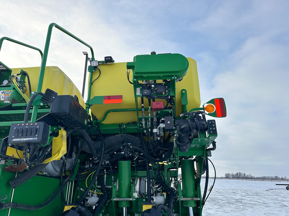 2022 John Deere 1775NT Planter
