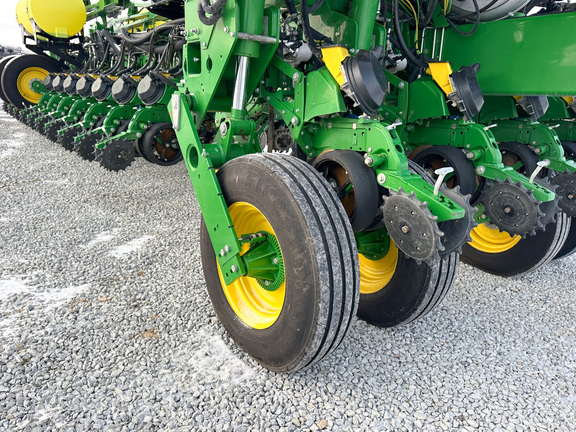 2022 John Deere 1775NT Planter