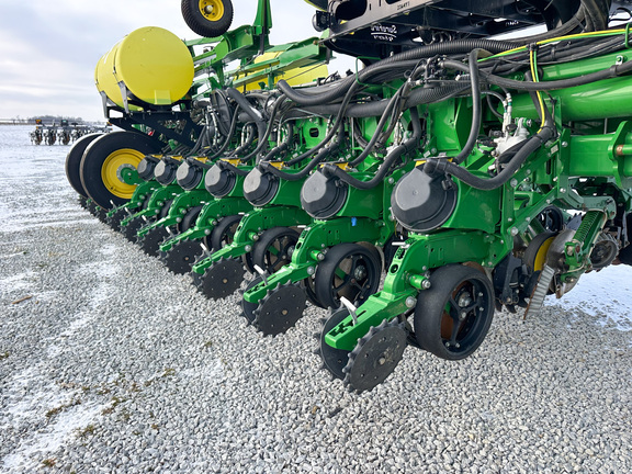 2022 John Deere 1775NT Planter