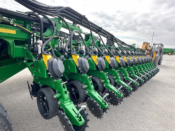 2025 John Deere DB60 Planter