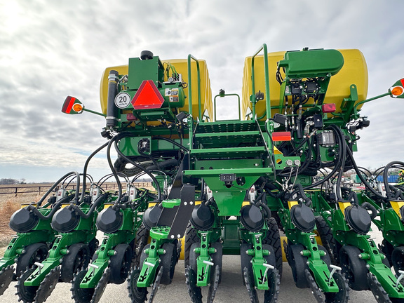 2025 John Deere DB60 Planter