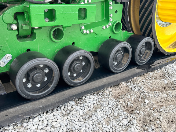 2025 John Deere 9RT 590 Tractor Rubber Track