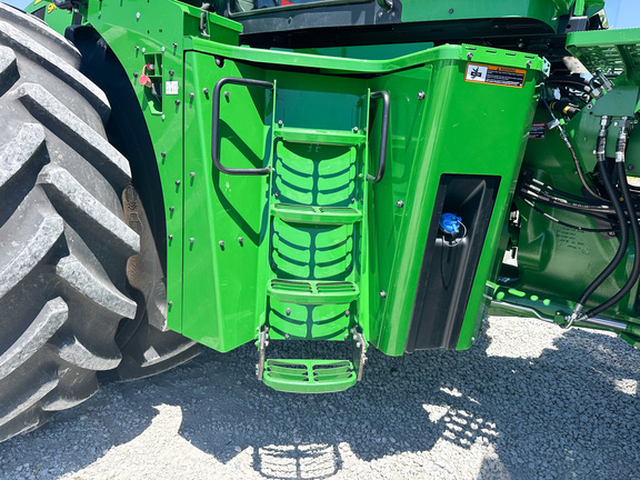 2024 John Deere 9R 640 Tractor 4WD