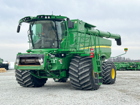 2022 John Deere S780 Combine