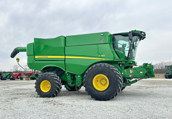 2022 John Deere S780 Combine