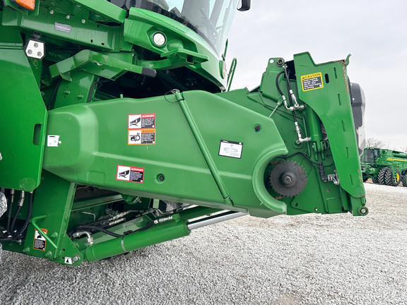 2022 John Deere S780 Combine