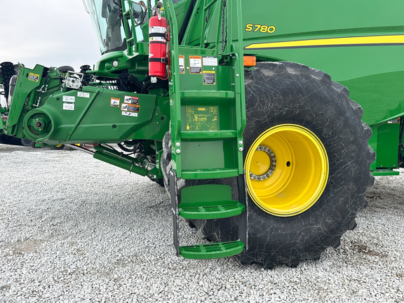 2022 John Deere S780 Combine