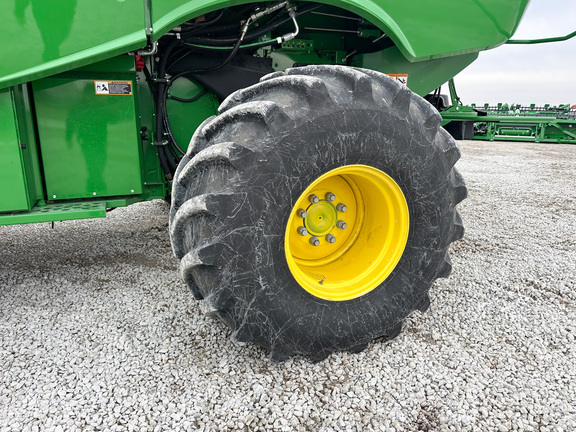 2022 John Deere S780 Combine