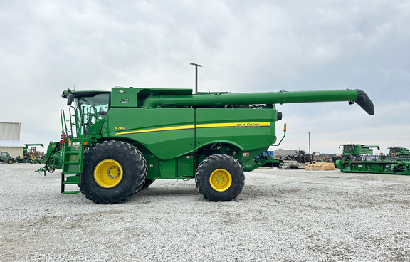 2022 John Deere S780 Combine