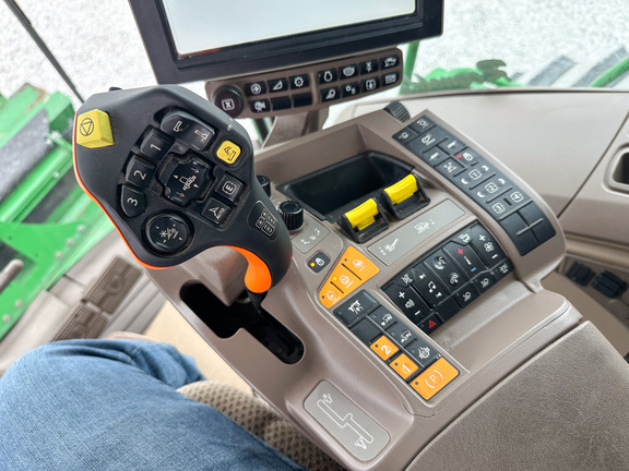 2022 John Deere S780 Combine