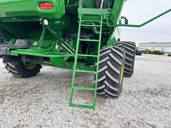 2022 John Deere S780 Combine