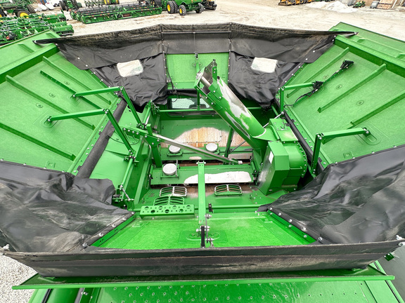 2022 John Deere S780 Combine