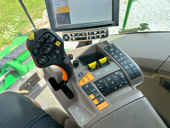 2022 John Deere S780 Combine