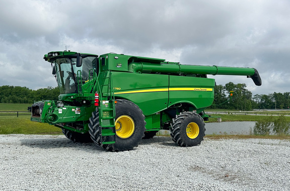 2022 John Deere S780 Combine