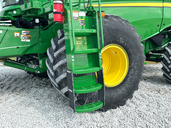 2022 John Deere S780 Combine