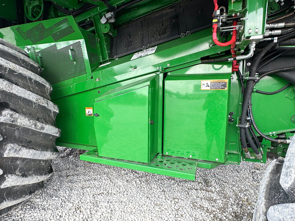 2022 John Deere S780 Combine
