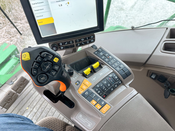 2022 John Deere S780 Combine