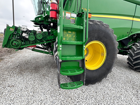 2022 John Deere S780 Combine