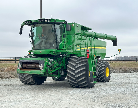 2022 John Deere S780 Combine