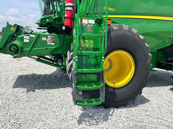 2022 John Deere S780 Combine