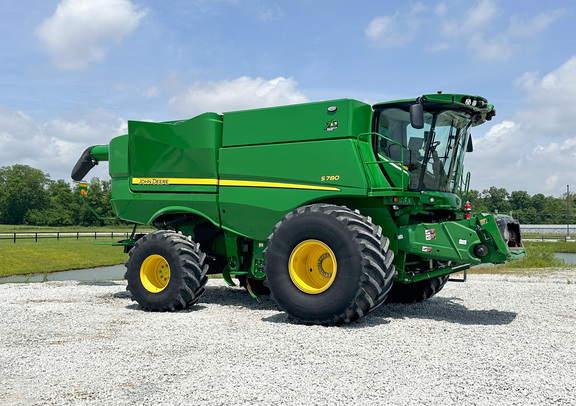 2022 John Deere S780 Combine